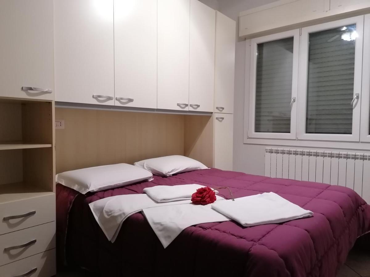 Villa Glori Affitto Camere Monolocali Carpi Eksteriør billede