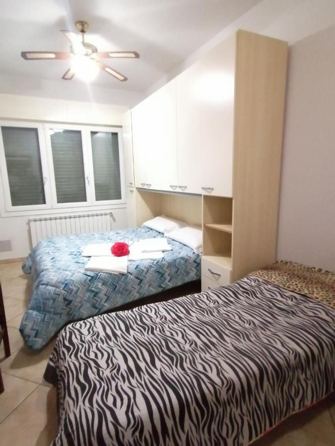 Villa Glori Affitto Camere Monolocali Carpi Eksteriør billede