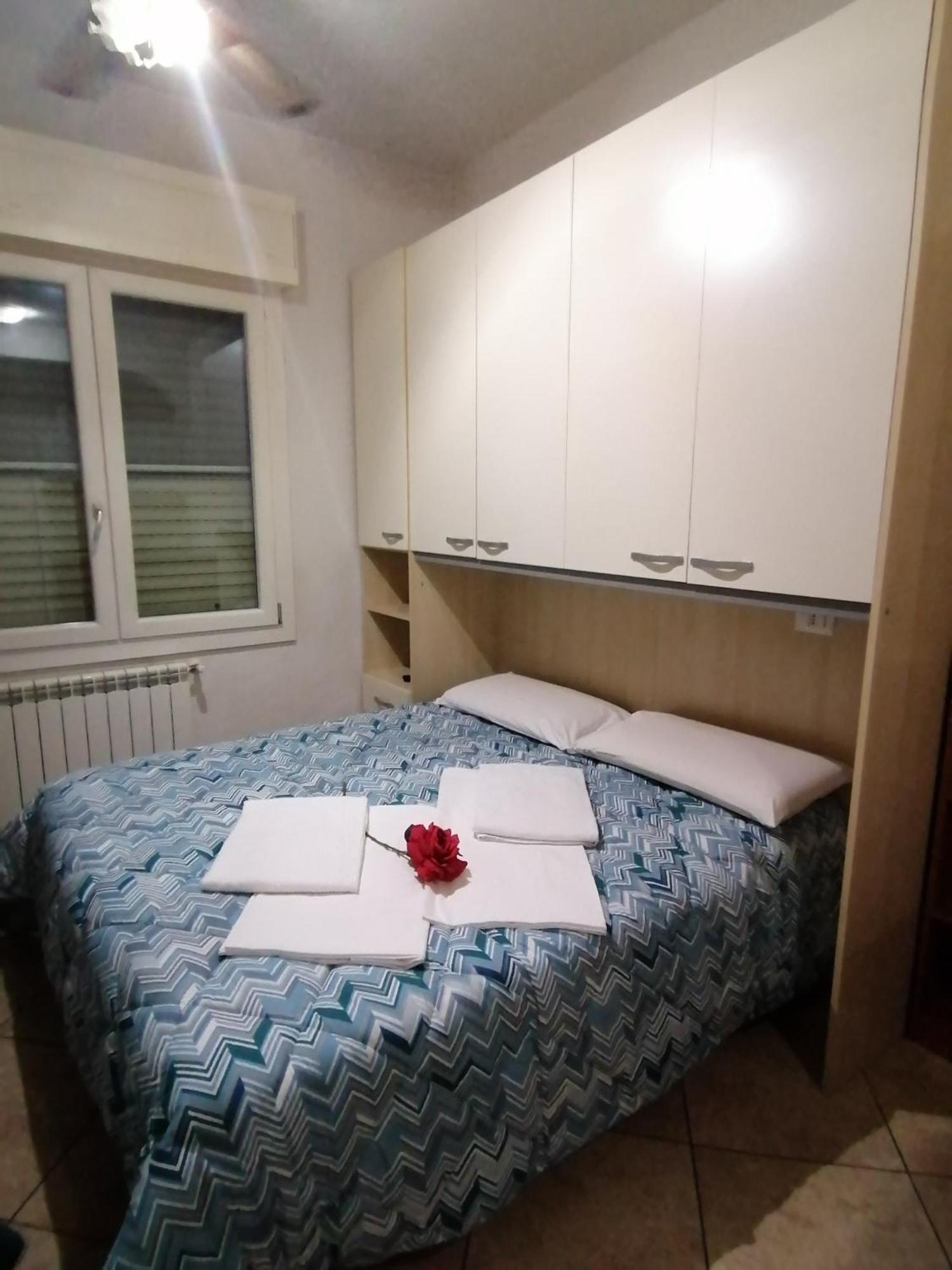 Villa Glori Affitto Camere Monolocali Carpi Eksteriør billede