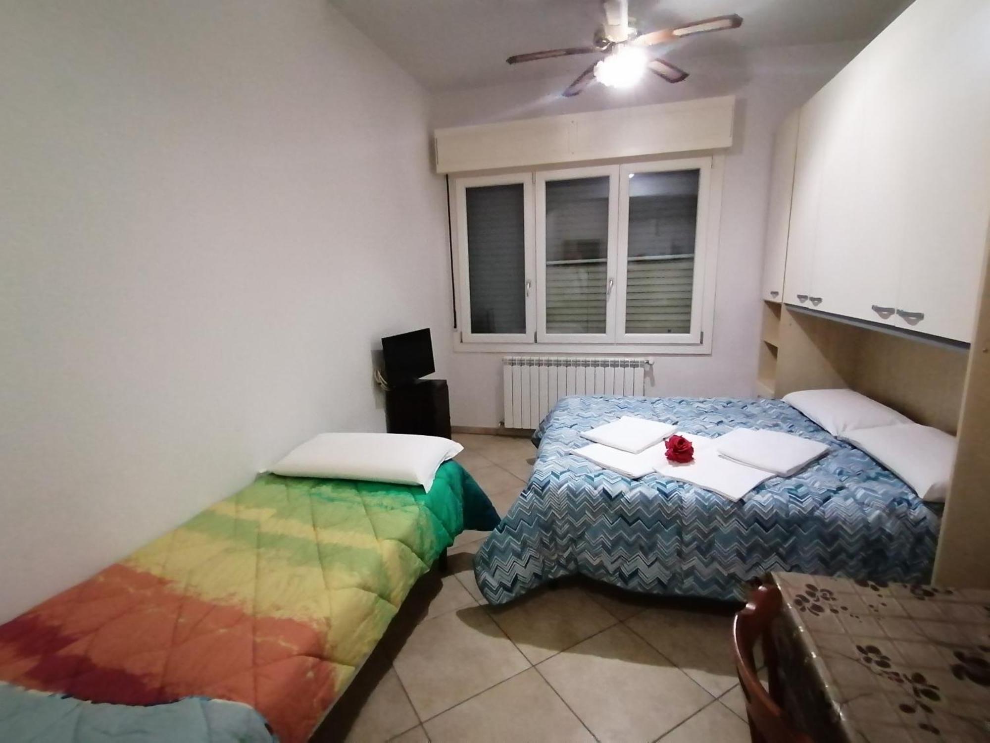 Villa Glori Affitto Camere Monolocali Carpi Eksteriør billede