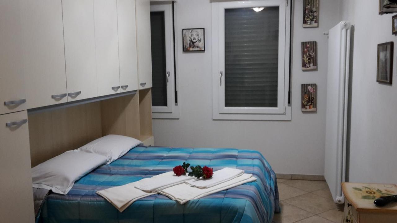 Villa Glori Affitto Camere Monolocali Carpi Eksteriør billede